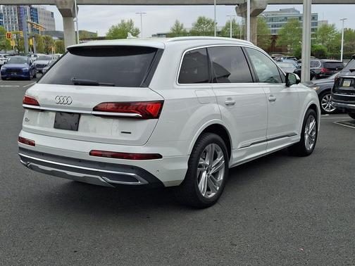Carrara White 2021 Audi Q7 55 Premium Plus