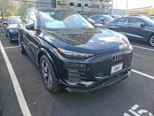 2025 Audi Q6 e-tron Prestige quattro