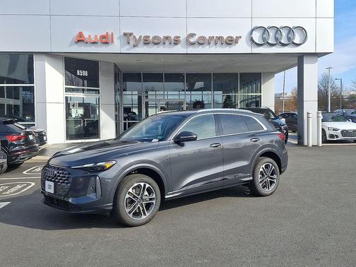 2025 Audi Q5 Premium TFSI quattro S tronic