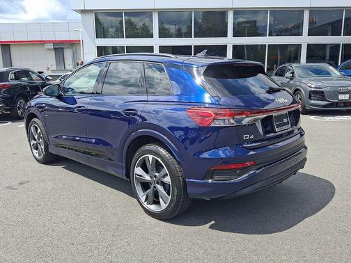 Navarra Blue Metallic 2023 Audi Q4 e-tron Premium 50 quattro