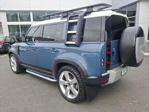 2022 Land Rover Defender 110 SE