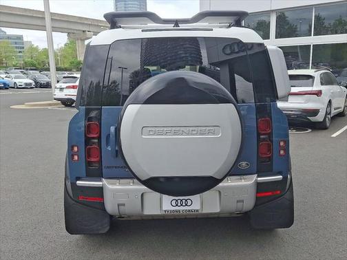 2022 Land Rover Defender 110 SE