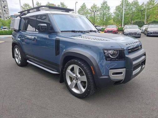 2022 Land Rover Defender 110 SE