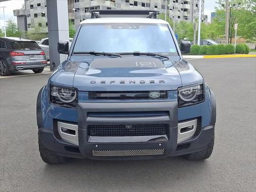 2022 Land Rover Defender 110 SE