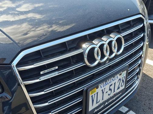 Mythos Black Metallic 2016 Audi A8 L 3.0T