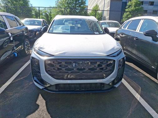 Arrow Gray Pearl Effect 2026 Audi Q3 TFSI quattro S tronic