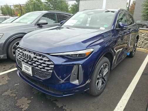2025 Audi Q5 Premium TFSI quattro S tronic