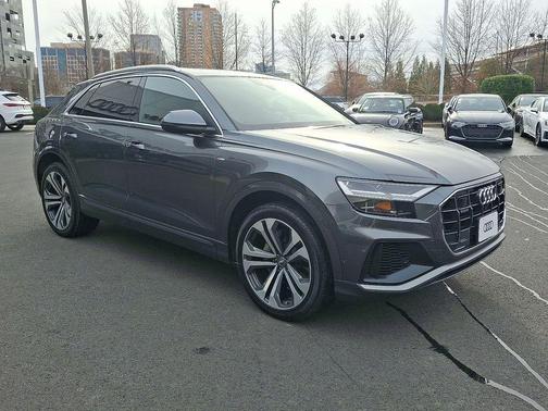 2020 Audi Q8 55 Premium Plus