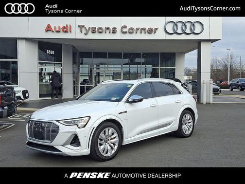 Glacier White Metallic 2022 Audi e-tron S Premium Plus SUV