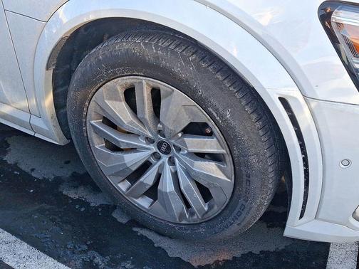 2022 Audi e-tron S Premium Plus