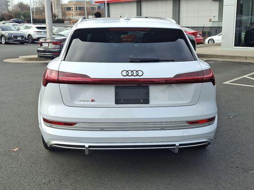 2022 Audi e-tron S Premium Plus