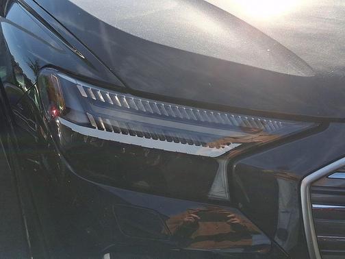 Mythos Black Metallic 2023 Audi Q4 e-tron Prestige 50 quattro