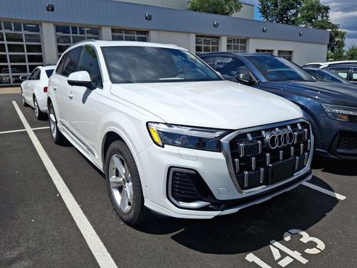 2025 Audi Q7 55 Premium