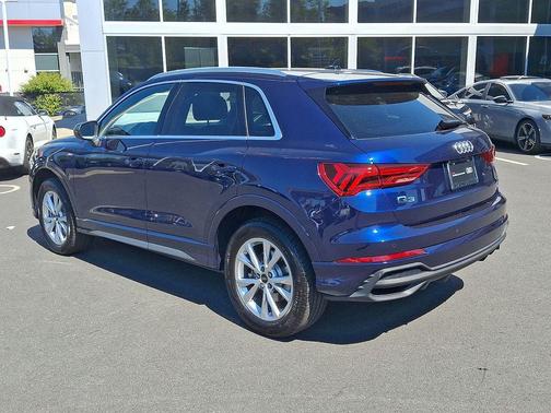 Navarra Blue Metallic 2025 Audi Q3 45 S line Premium Plus