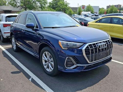 2022 Audi Q3 45 S line Premium