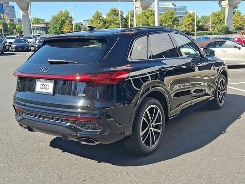 Mythos Black Metallic 2026 Audi Q5 Prestige TFSI quattro S tronic