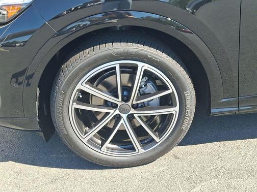 Mythos Black Metallic 2026 Audi Q5 Prestige TFSI quattro S tronic