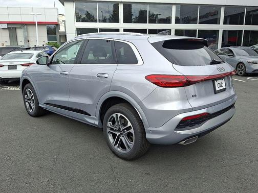 2025 Audi Q5 Premium