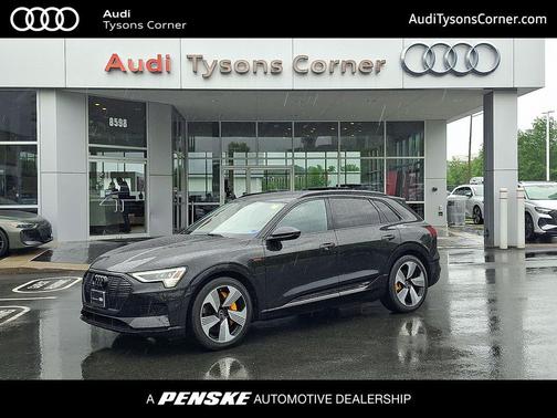 Mythos Black Metallic 2022 Audi e-tron Premium Plus