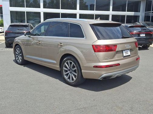 Cobra Beige Metallic 2019 Audi Q7 55 Premium Plus