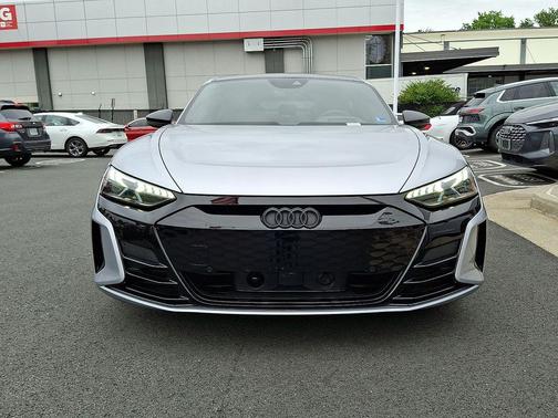 Florett Silver Metallic 2022 Audi e-tron GT Prestige