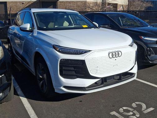 2025 Audi Q6 e-tron Premium Plus quattro