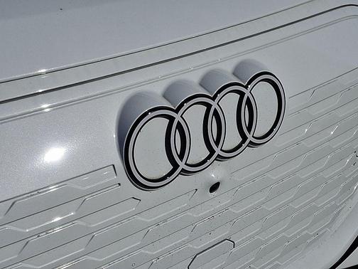 2025 Audi Q6 e-tron Premium Plus quattro