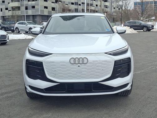 2025 Audi Q6 e-tron Premium Plus quattro