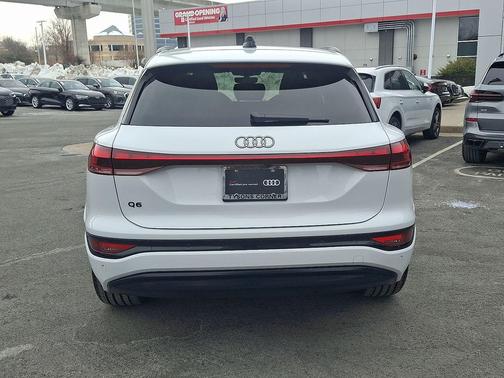 2025 Audi Q6 e-tron Premium Plus quattro