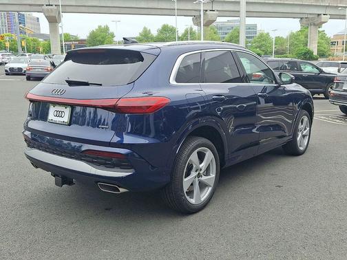 Navarra Blue Metallic 2026 Audi Q5 Premium Plus TFSI quattro S tronic