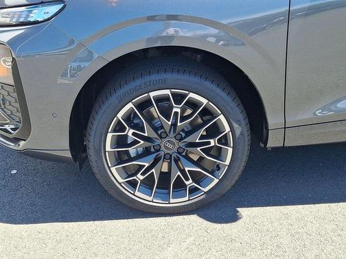 Daytona Gray Pearl Effect 2026 Audi Q3 TFSI quattro S tronic