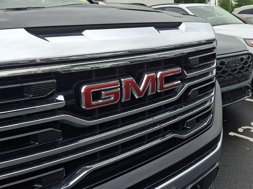 Onyx Black 2023 GMC Sierra 1500 SLT