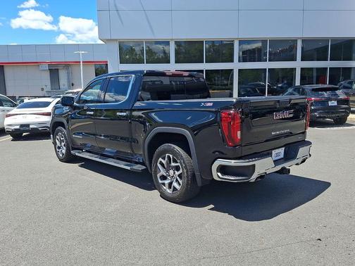 Onyx Black 2023 GMC Sierra 1500 SLT