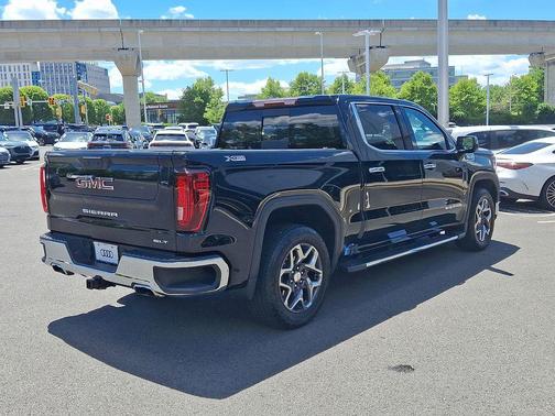 Onyx Black 2023 GMC Sierra 1500 SLT