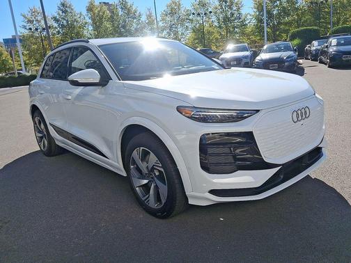 2025 Audi Q6 e-tron Premium Plus quattro
