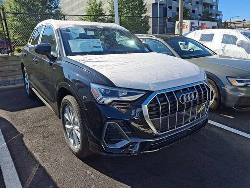 2025 Audi Q3 Premium 45 TFSI S line quattro Tiptronic