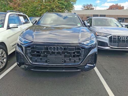 2025 Audi Q8 55 Premium