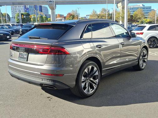 2025 Audi Q8 55 Premium