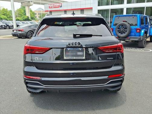 2024 Audi Q3 Premium 45 TFSI S line quattro Tiptronic