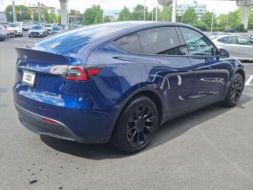 2022 Tesla Model Y Long Range Dual Motor All-Wheel Drive