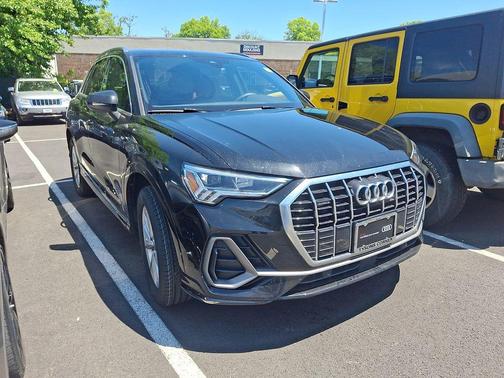 Mythos Black Metallic 2023 Audi Q3 Premium 45 TFSI S line quattro Tiptronic