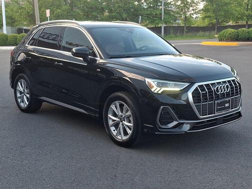 Mythos Black Metallic 2023 Audi Q3 Premium 45 TFSI S line quattro Tiptronic