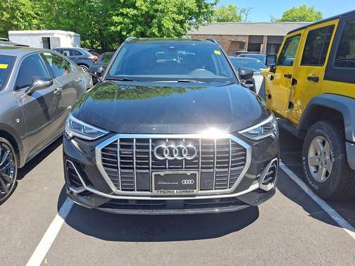 Mythos Black Metallic 2023 Audi Q3 Premium 45 TFSI S line quattro Tiptronic