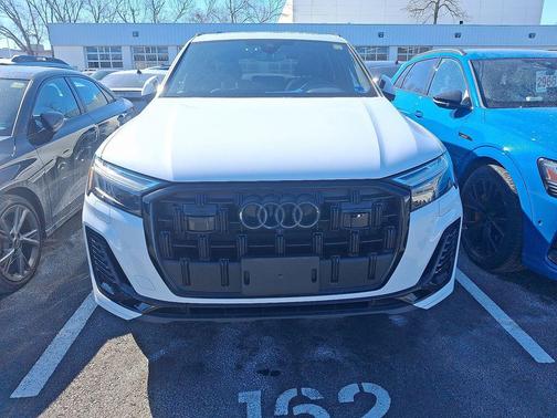 2025 Audi Q7 55 Premium Plus