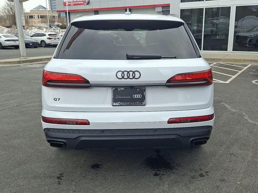 2025 Audi Q7 55 Premium Plus