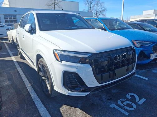 2025 Audi Q7 55 Premium Plus