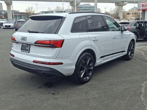 2025 Audi Q7 55 Premium Plus