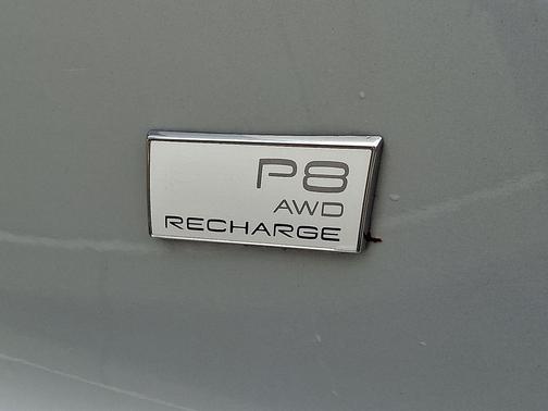 2021 Volvo XC40 Recharge Pure Electric P8