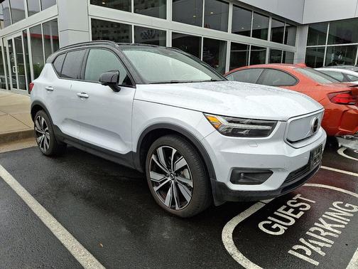 2021 Volvo XC40 Recharge Pure Electric P8
