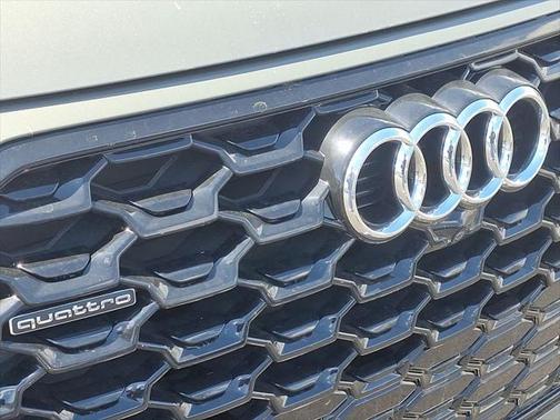 2023 Audi Q5 45 S line Prestige